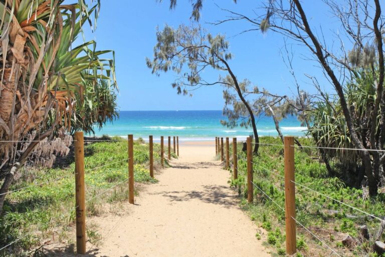 Beach access path to Warana Beach