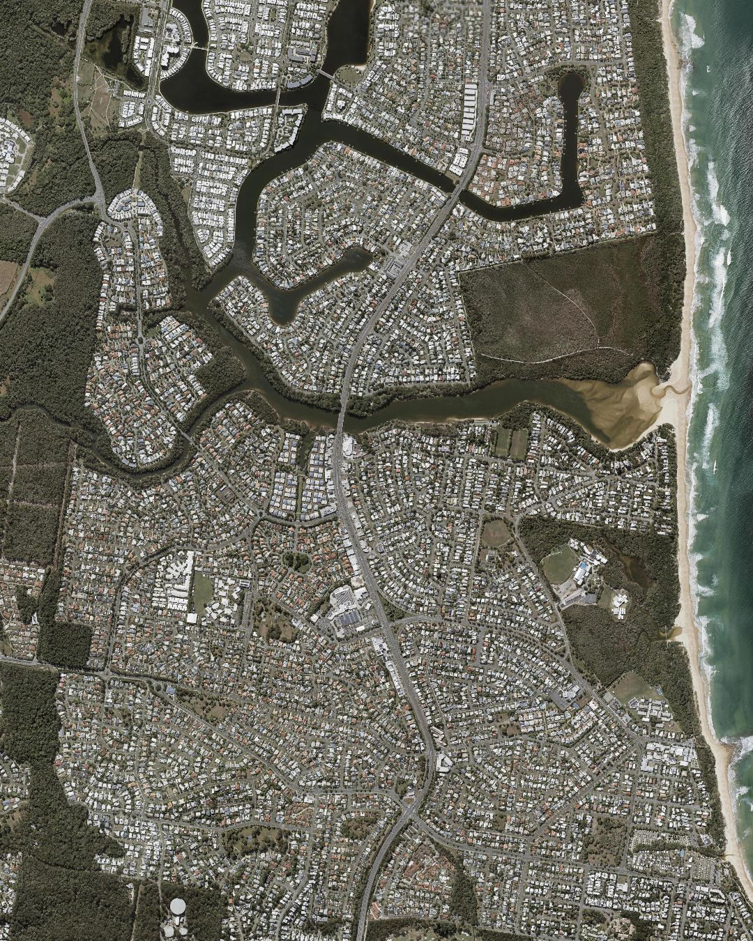 Aerial photograph of Currimundi with numbered markers for verified local places