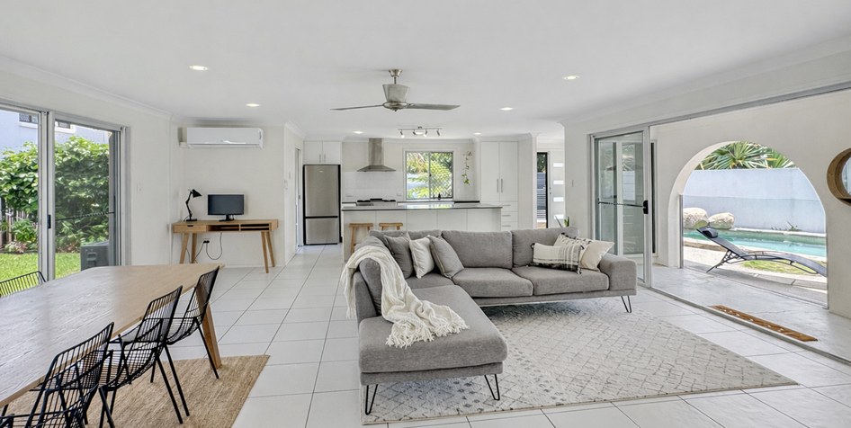 16 COONANG CRESCENT